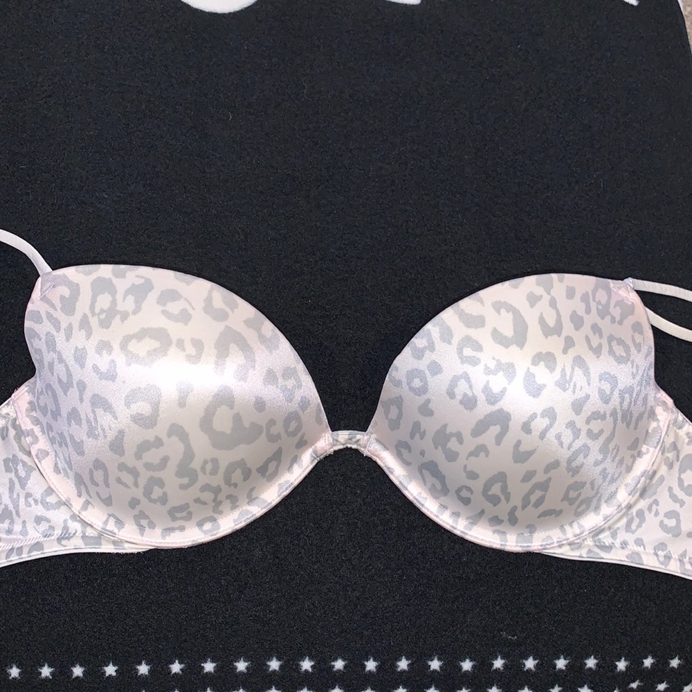 Pink Victoria’s Secret / 36C